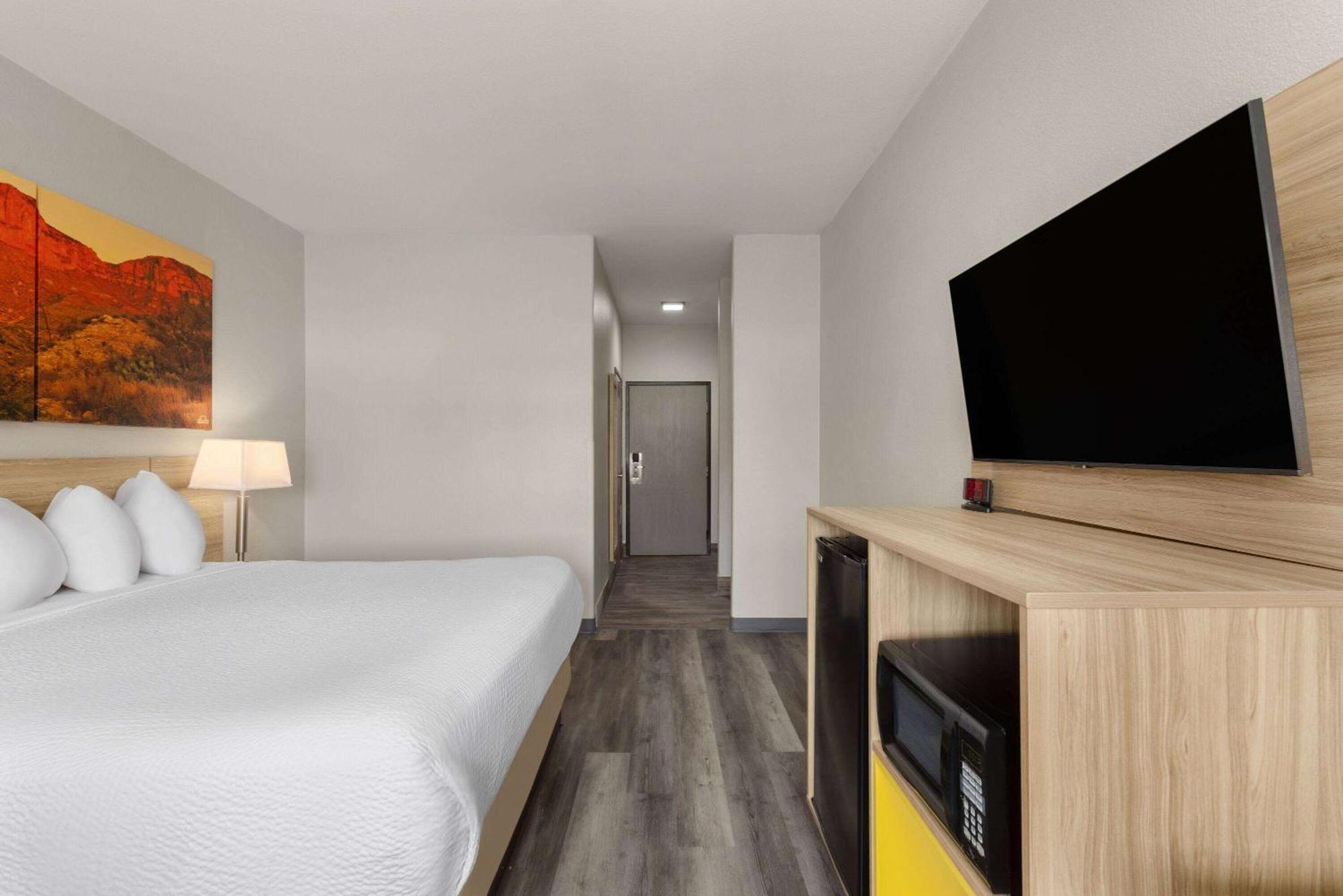 Days Inn & Suites By Wyndham Tucson/Marana Kültér fotó